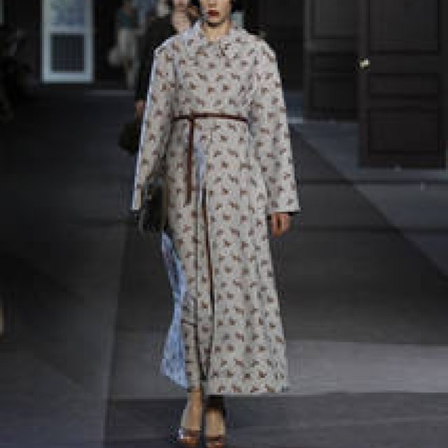 萩原輝美｜妖しくもモダンなルイ・ヴィトンのクラシックランジェリー ギャラリー