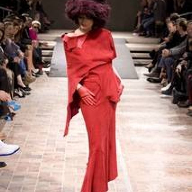 Yohji Yamamoto｜アーカイブ作品によるファッションショーを開催 ギャラリー