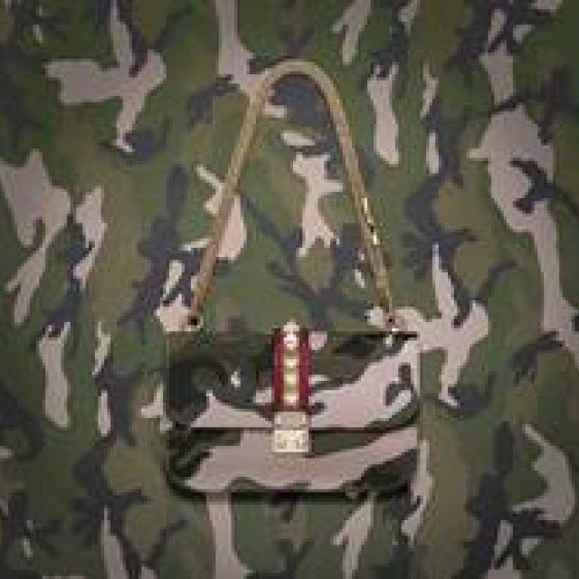VALENTINO GARAVANI｜カモフラージュ ロックスタッズが誕生 ギャラリー