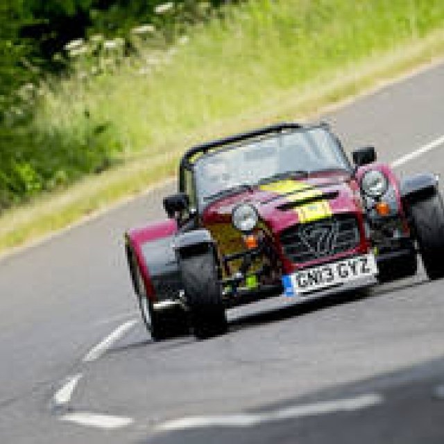 ケータハム セブンにあらたなる頂点 620Rが登場｜Caterham ギャラリー