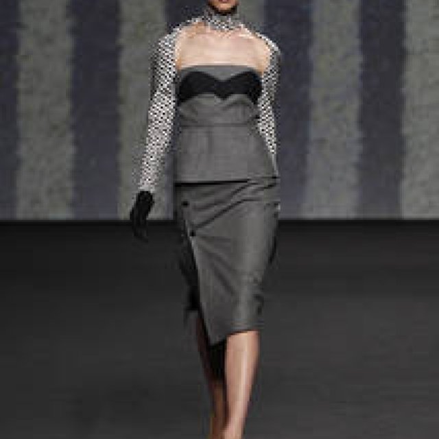 萩原輝美｜異彩ラフ・シモンズと帝王アルマーニがみせるクチュール ギャラリー