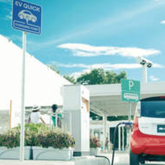 EV充電設備の大幅拡充にむけて国産4社が共同プロジェクト ギャラリー