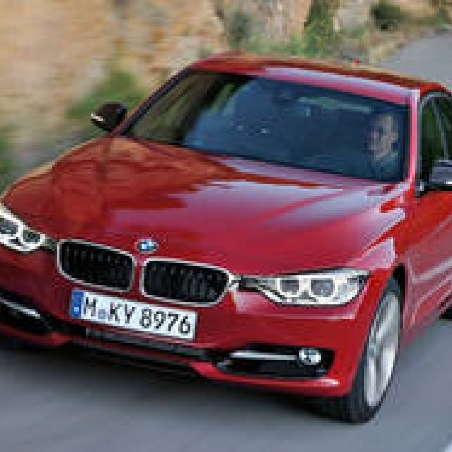 3シリーズも向上した安全装備と通信モジュールを標準採用｜BMW ギャラリー