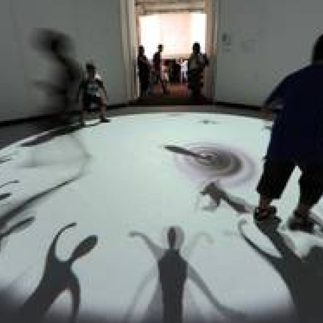 ART｜光を駆使した現代アートを“遊ぶ”『魔法の美術館』 ギャラリー