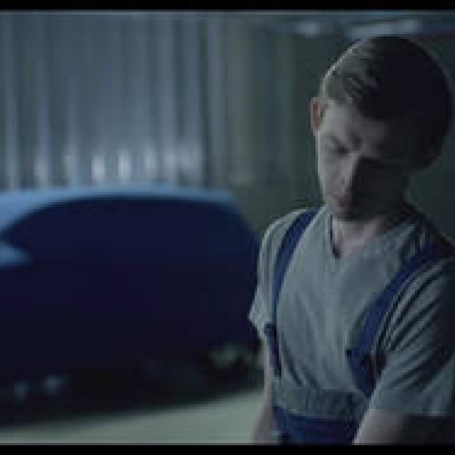 新型ゴルフRでWRCドライバーがサーキットを走行｜Volkswagen ギャラリー