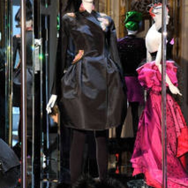 萩原輝美｜クリスチャン・ラクロアによる“21世紀版”スキャパレリ