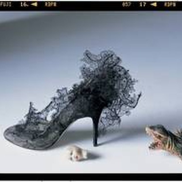 VALENTINO｜ヴァレンティノ、アクセサリーラインを称える書籍を発表 ギャラリー