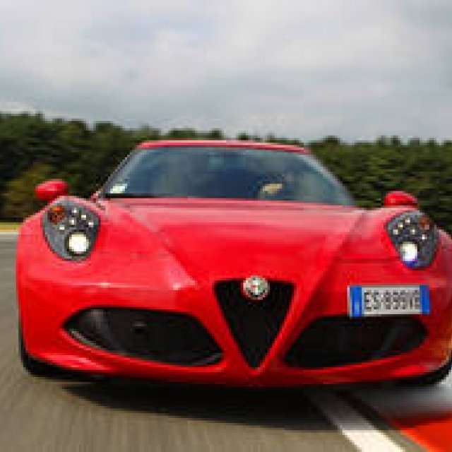 アルファ ロメオ 4Cに試乗｜Alfa Romeo ギャラリー