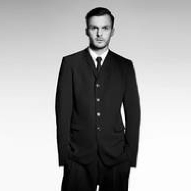 DIOR HOMME｜クリス・ヴァン・アッシュ来日インタビュー　M/M パリスとのコラボ、春夏コレクションについて語る(1)