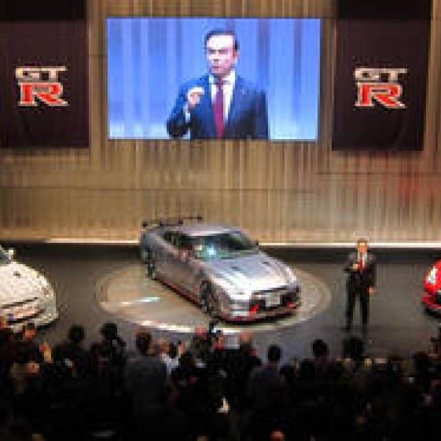 GTに近づく2014年モデルと、レーシーなGT-R NISMO｜Nissan ギャラリー