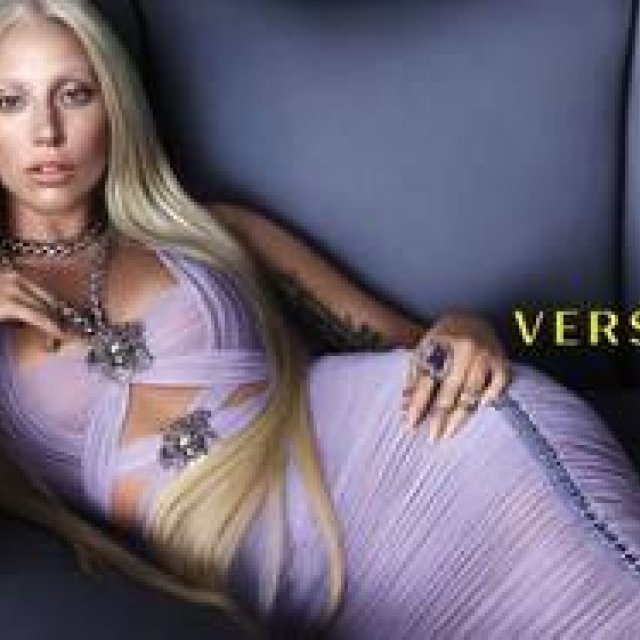 VERSACE｜レディー・ガガ、ヴェルサーチの春夏キャンペーンの顔に ギャラリー
