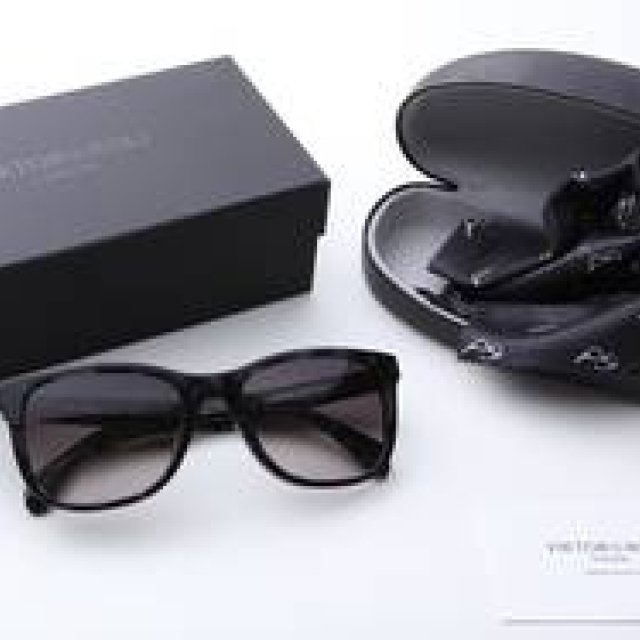 VIKTOR & ROLF｜2011年コレクションのモデルが「71-0068」を100本限定で復刻