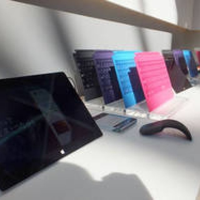 Microsoft｜「Surface 表参道ショールーム」が期間限定オープン ギャラリー