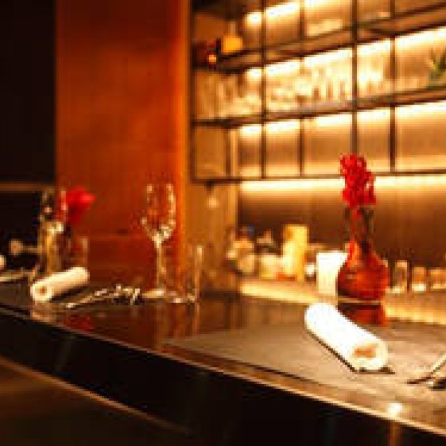 EAT｜期間限定の「シャンパーニュ＆キャビアバー」がオープン ギャラリー