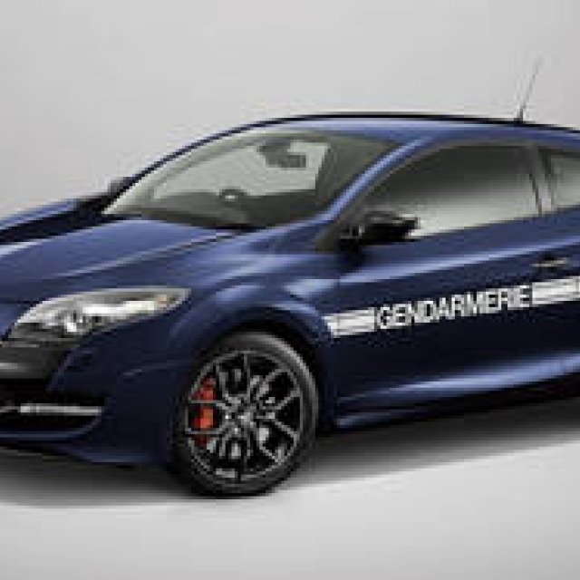 フランス高速道路警備隊をモデルにした限定車｜Renault ギャラリー