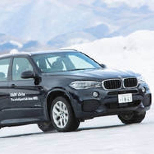 雪上で「X5」の実力を試す｜BMW ギャラリー