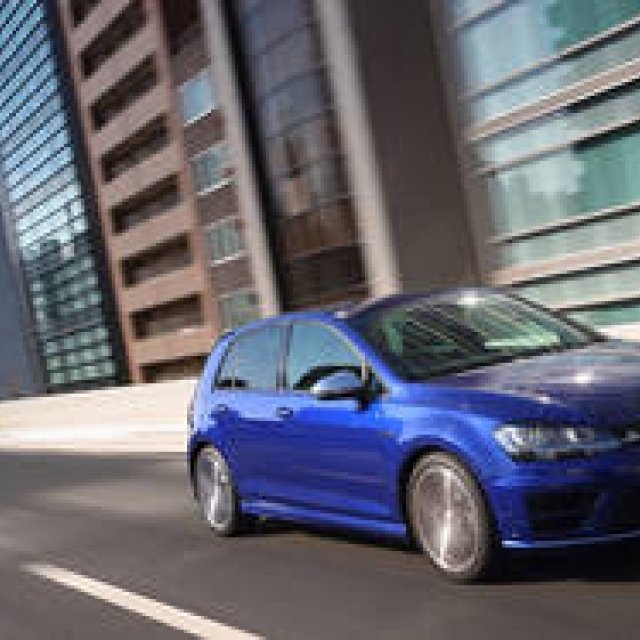 7代目ゴルフ最強の「ゴルフR」に試乗｜Volkswagen ギャラリー