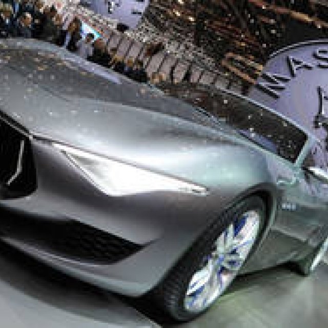 2ドアクーペコンセプト、マセラティ「アルフィエーリ」を披露｜Maserati