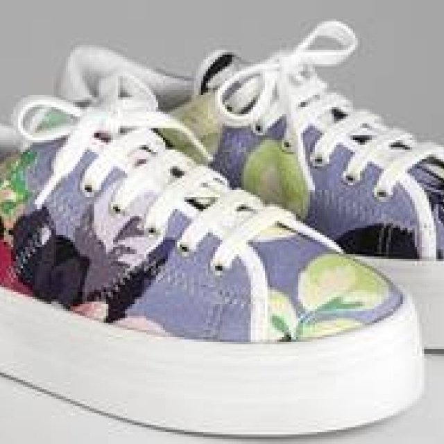 CARVEN｜カルヴェンとノーネームのコラボレーションスニーカー誕生 ギャラリー