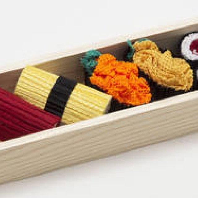 PLEATS PLEASE ISSEY MIYAKE｜“お寿司”で春のおしゃれ ギャラリー