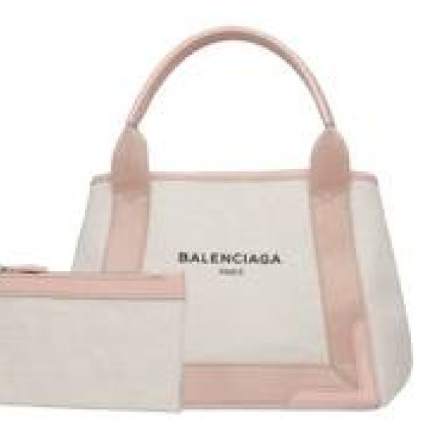 BALENCIAGA｜日本初の路面店が東京・青山にオープン ギャラリー