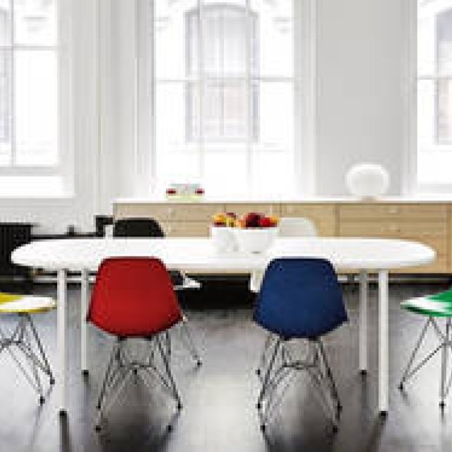 Herman Miller｜「イームズファイバーグラスシェルチェア」再登場 ギャラリー