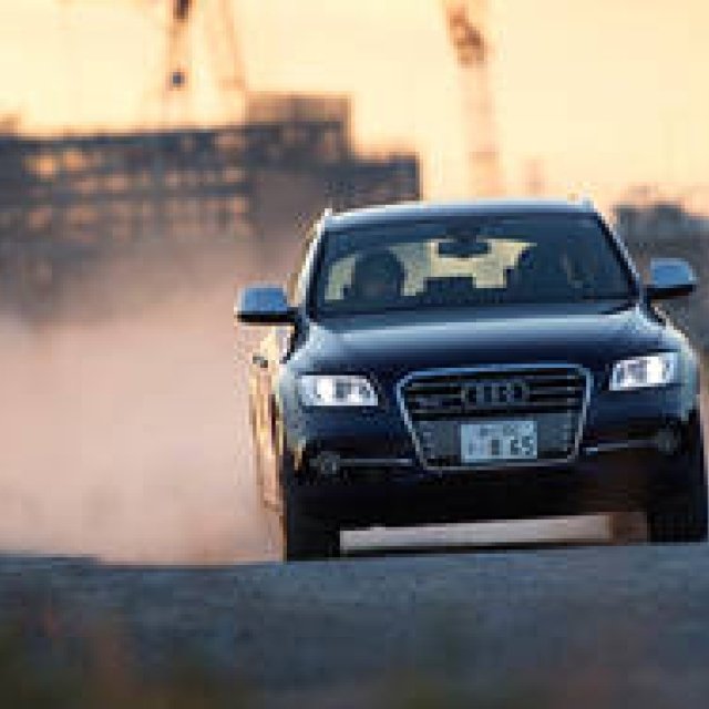 アウディSUV初のSモデル、SQ5を試乗｜Audi ギャラリー