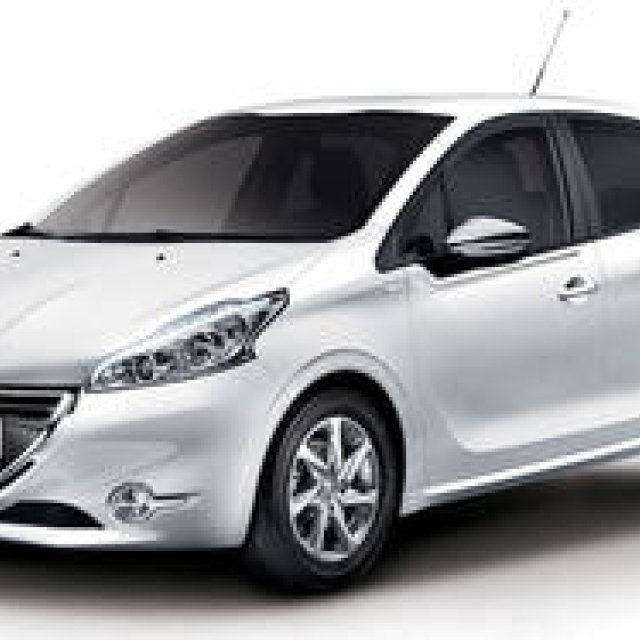 “羨望”の名を冠した、スタイリッシュな208｜Peugeot ギャラリー