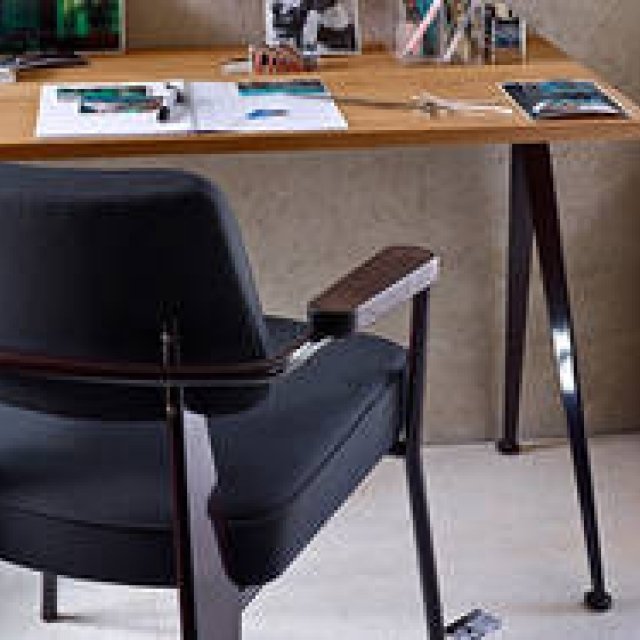 Vitra｜プルーヴェの名作椅子「Fauteuil Direction」復刻発売 ギャラリー