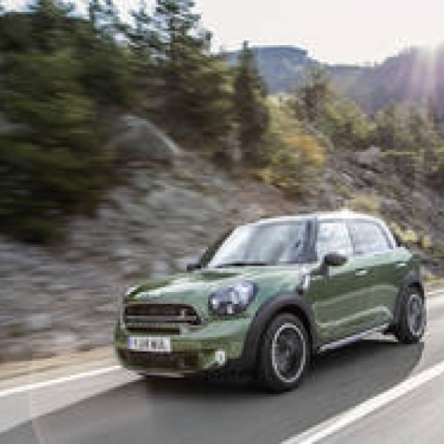 MINIクロスオーバーの改良版がニューヨークに登場｜MINI ギャラリー