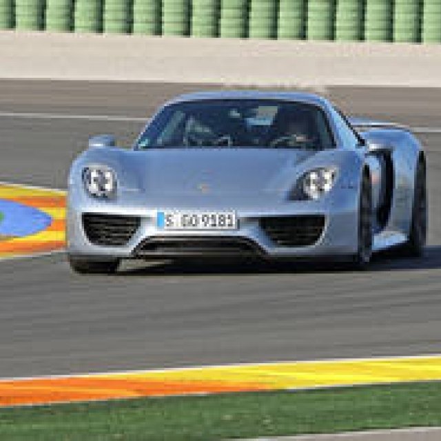 試乗、ポルシェ 918 スパイダー｜Porsche ギャラリー