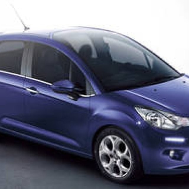 レザーのインテリアで高級感を演出するC3｜Citroen ギャラリー