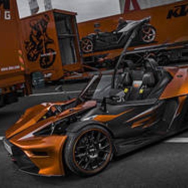 オートバイメーカーが開発したスポーツカー、X-BOW GTに試乗｜KTM ギャラリー