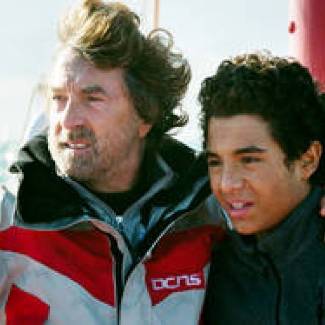 MOVIE｜世界一周ヨットレースに挑む男と少年の心の旅『ターニング・タイド 希望の海』