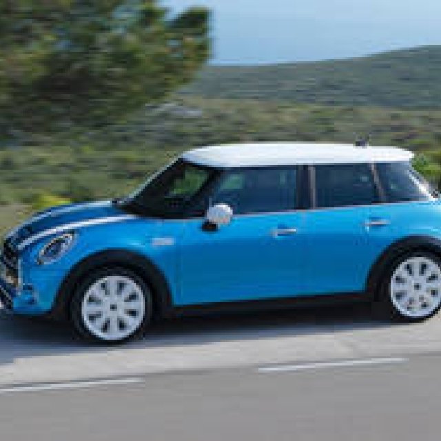 新型MINIの5ドア版を公開｜MINI ギャラリー