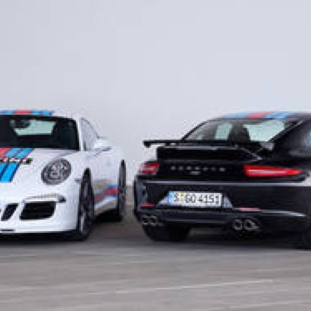 マルティーニカラーをまとったポルシェ911の特別限定車｜Porsche ギャラリー