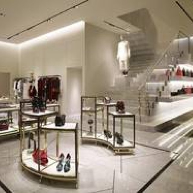 ALEXANDER McQUEEN｜東京・青山に日本初旗艦店オープン