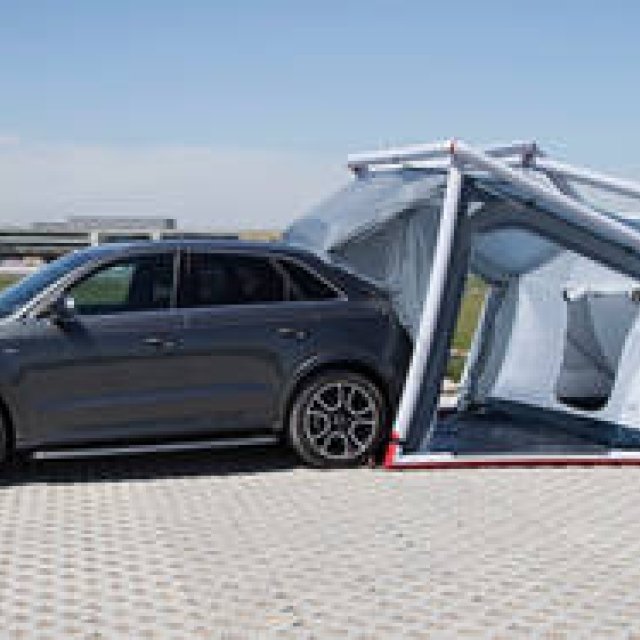 アウディQ3と一体化するテント｜Audi ギャラリー