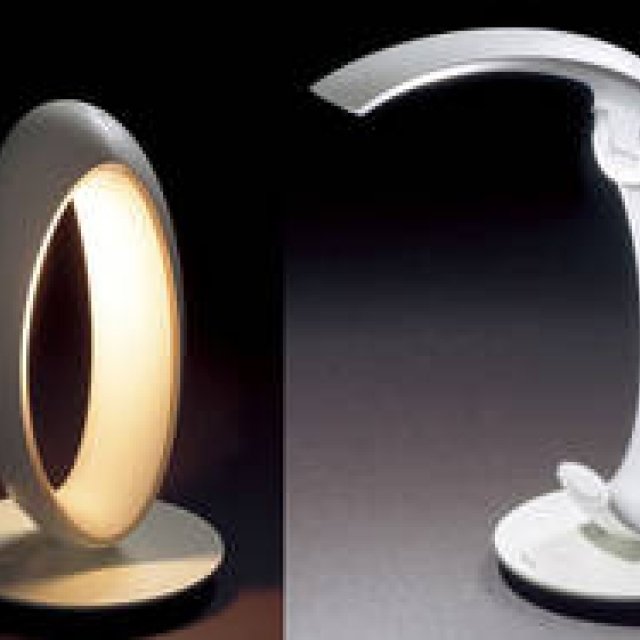 Panasonic｜灯具の開閉であかりを切り替えられる「LEDスタンド」 ギャラリー