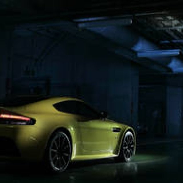 アストンマーティン V12 ヴァンテージ Sに試乗｜Aston Martin ギャラリー