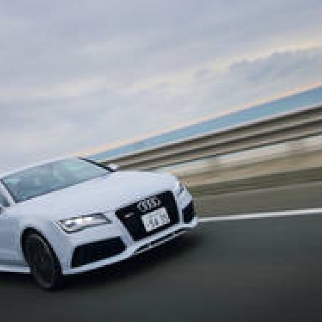 アウディ RS7スポーツバックを試乗｜Audi ギャラリー