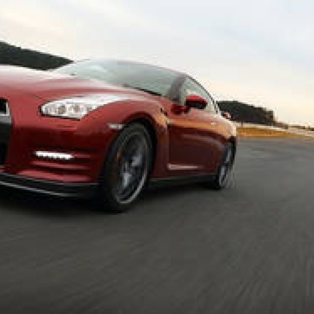 あらたなる価値を得た日産GT-R 2014年モデルに試乗｜Nissan ギャラリー