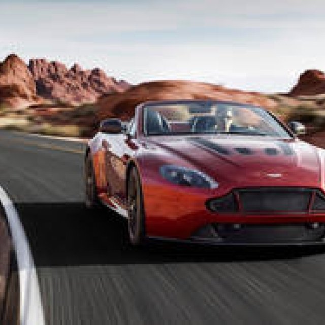 アストン史上最速のロードスター｜Aston Martin ギャラリー