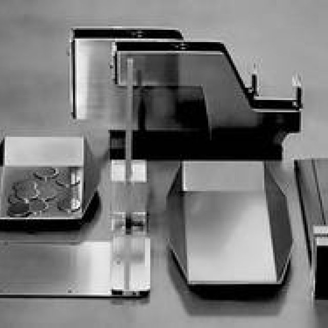 LIVING MOTIF｜オフィスや店舗で使いたい「CLAUSTRUM」の新製品 ギャラリー