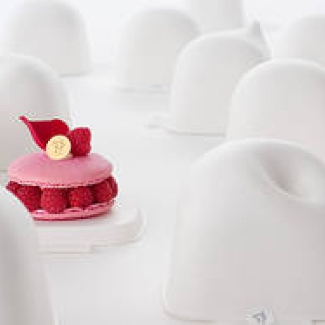 EAT｜ピエール・エルメ・パリ、特別パッケージの「イスパハン」登場 ギャラリー