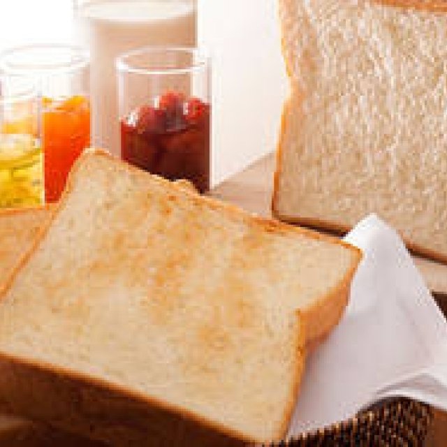 EAT｜北海道産の小麦を贅沢に使った食パン「プレミアム ミルクブレッド」 ギャラリー