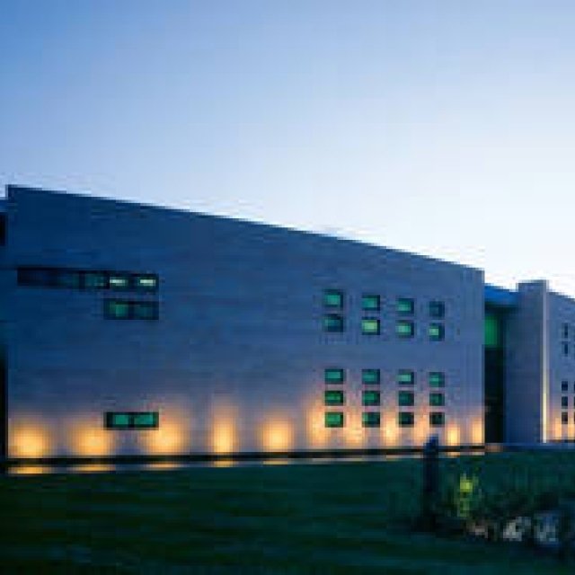 岐路に立つ、アストンマーティンの行方｜Aston Martin ギャラリー