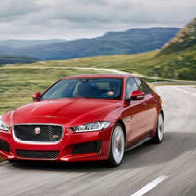 ジャガーXE、ドラマチックにデビュー｜Jaguar ギャラリー