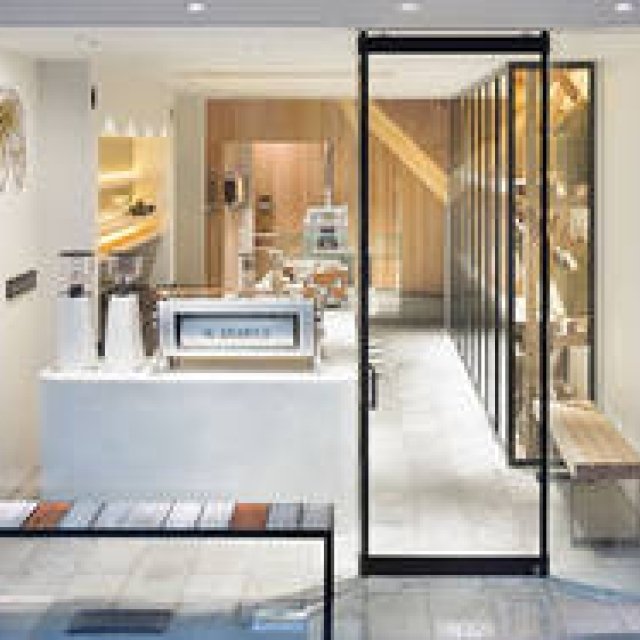 EAT｜「アラビカコーヒーロースター＆ファーム」の店舗が京都に誕生 ギャラリー