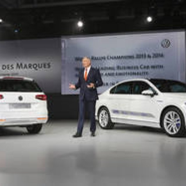 パサート初のプラグインハイブリッドを公開｜Volkswagen ギャラリー